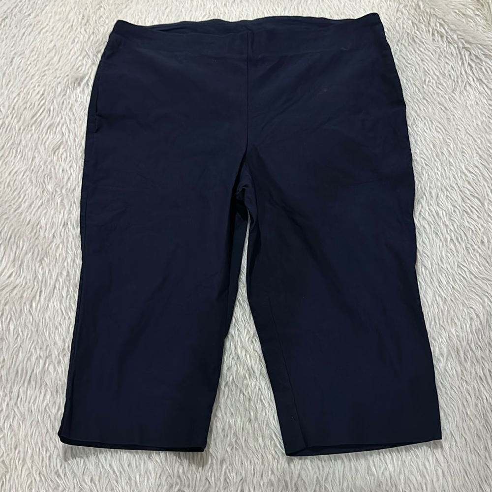 Chicos blue elastic stretchy capri shorts size 3